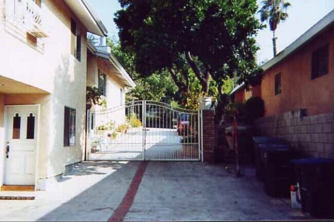 Foto del edificio - 570 E Claremont St