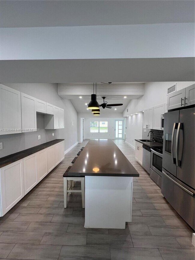 Foto del edificio - 2418 Taft St