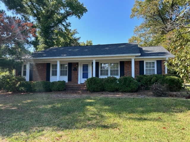 All brick home - 3307 Yanceyville St