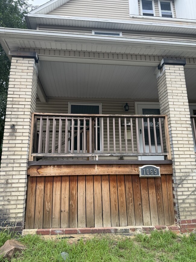 Building Photo - 1069 Ackley St
