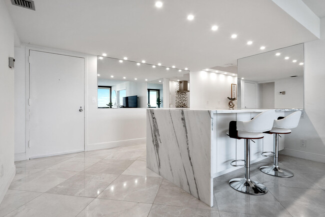 Building Photo - 2425 Presidential 902 Way