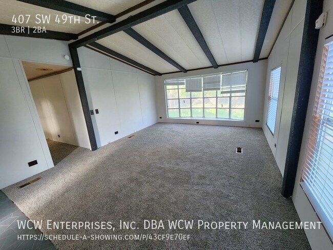 Foto del edificio - 407 SW 49th St