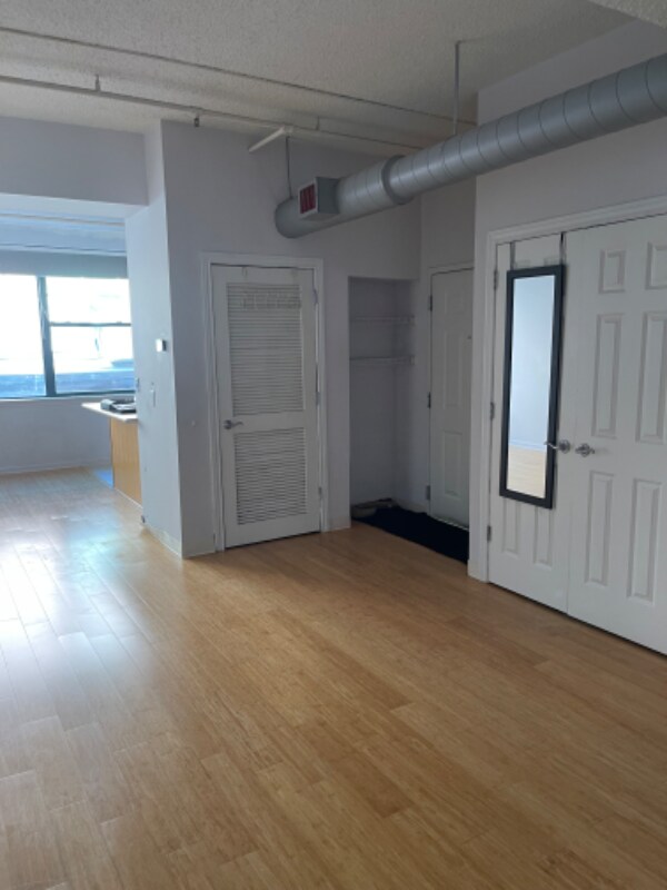 Building Photo - 33 Middle St