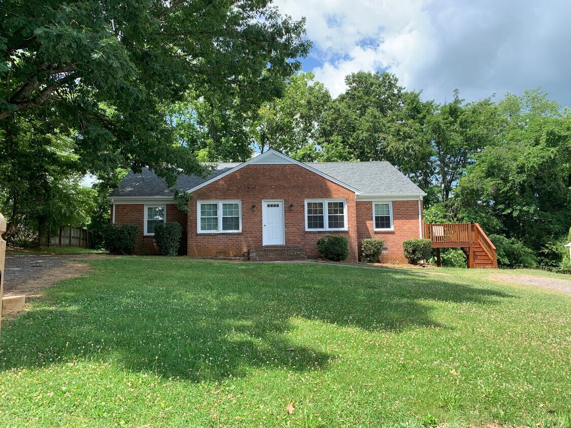 Primary Photo - 1421 Ramsgate Lane