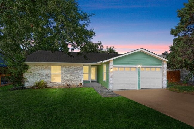 Foto del edificio - 2401 Stone River Dr