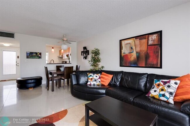 Foto del edificio - 5901 NW 61st Ave