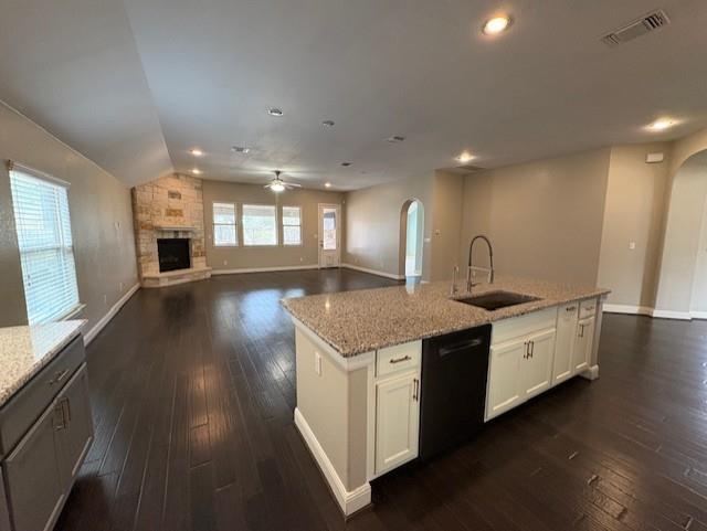 Building Photo - 404 Peakside Cir