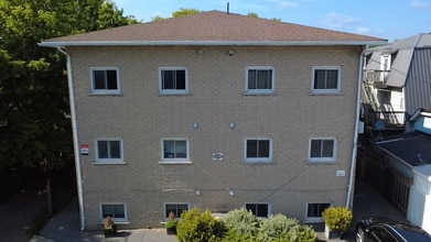Building Photo - 261 Colborne St