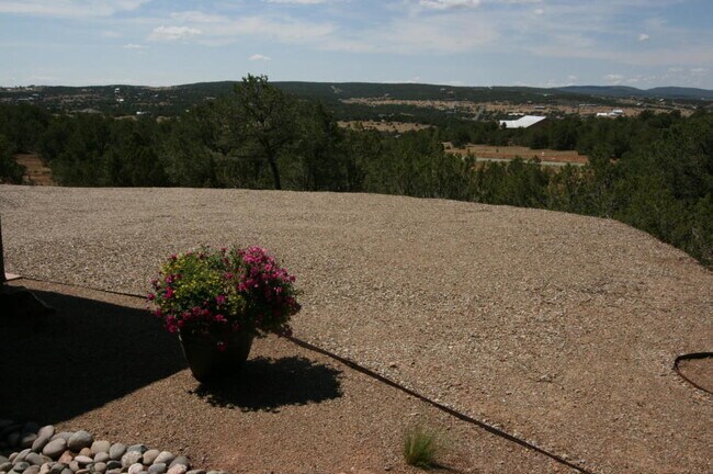 Foto del edificio - 42 Express Blvd