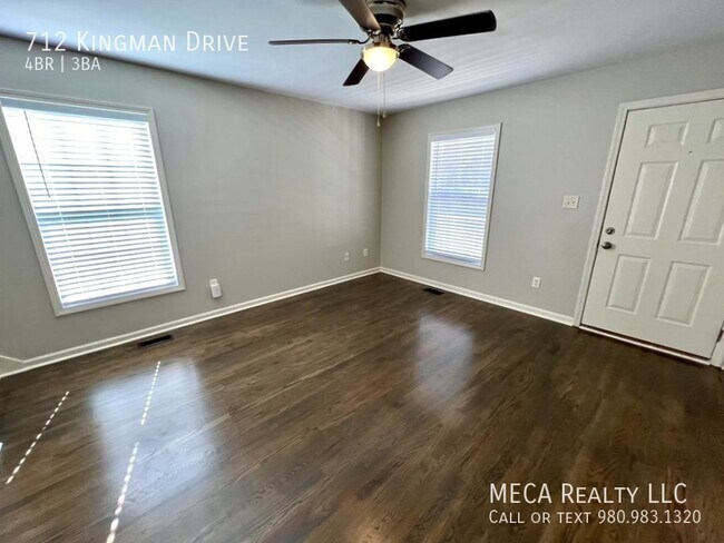 Foto del edificio - 712 Kingman Dr