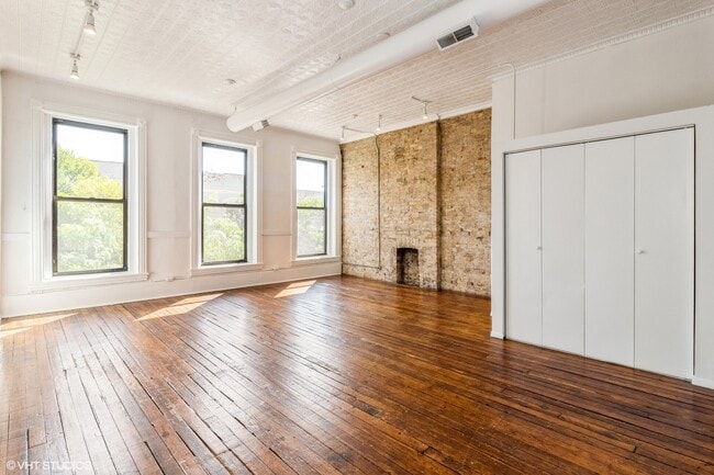 Building Photo - 1824 S Halsted St