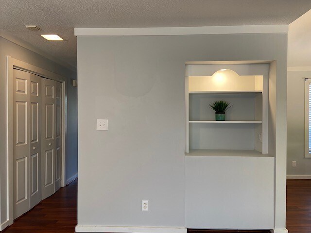 Building Photo - 1440 Brookmeade Ct