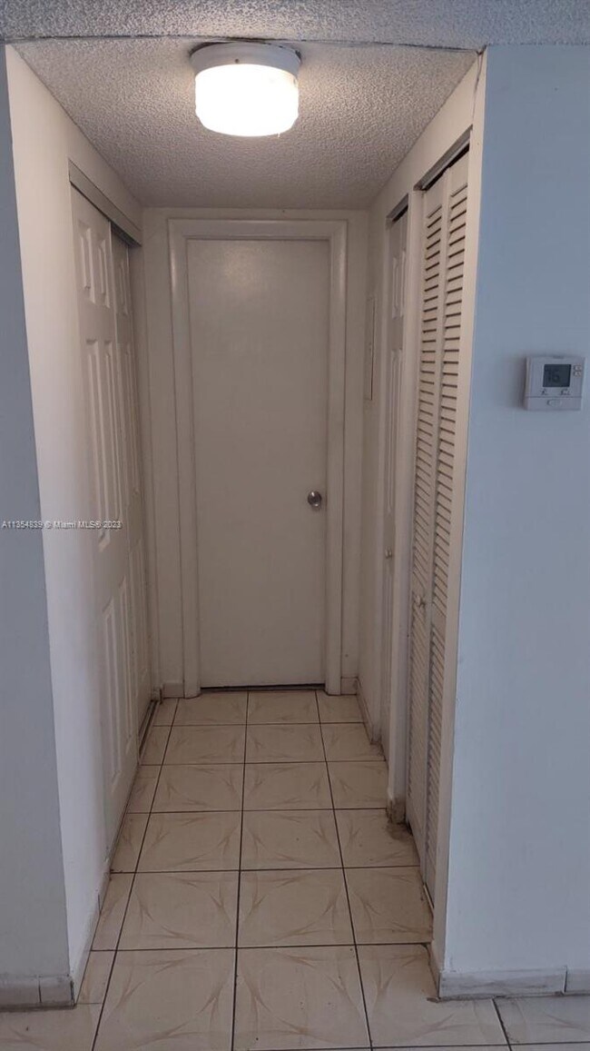Foto del edificio - 15600 NW 7th Ave
