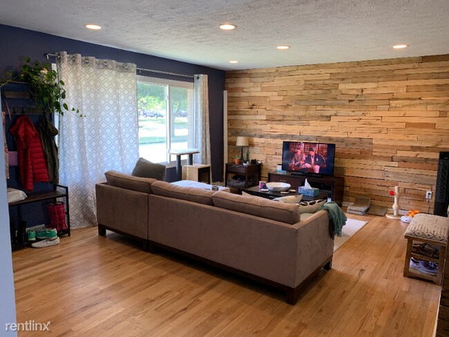 Foto del edificio - 1 br, 1 bath House - 6836 Day Drive