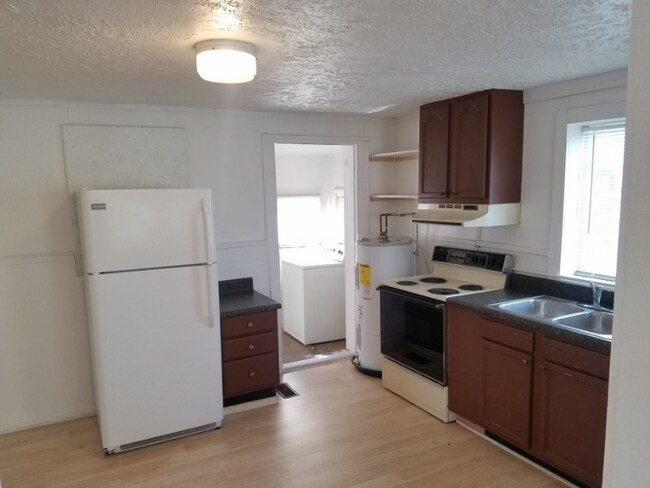 Building Photo - 3215 Clifton Ave