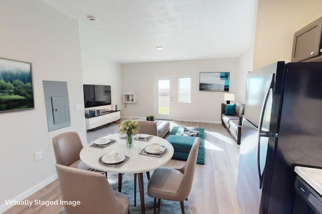 Building Photo - Maple Pass Apartments and Townhomes in Hartford, SD