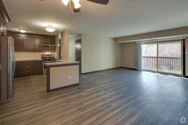 2BR, 2BA - 1,122 SF - Vale Park Village