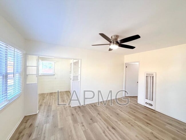 Foto del edificio - 6200 N Muscatel Ave