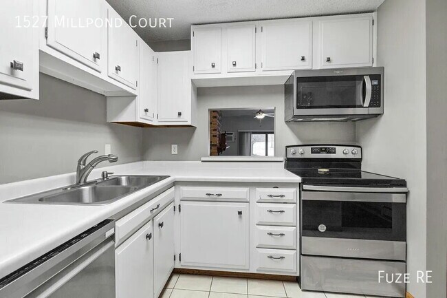 Foto del edificio - 1527 Millpond Ct