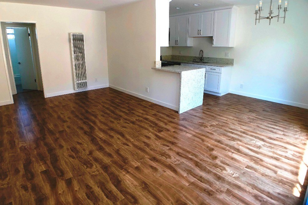 Foto principal - 11511 Rochester Ave