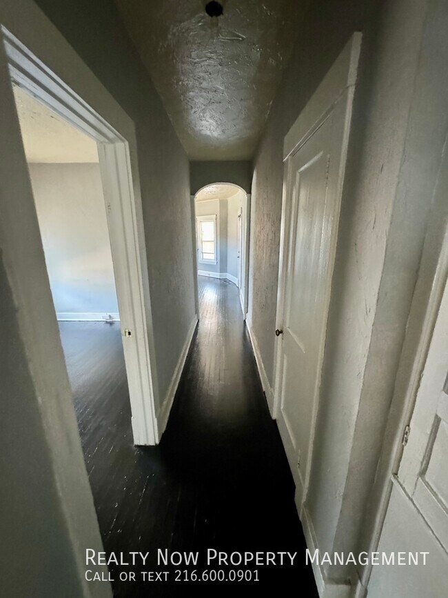 Foto del edificio - 8901 St Clair Ave.