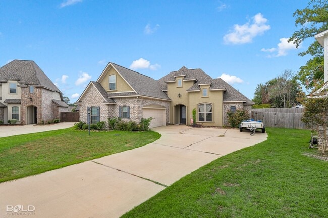 Building Photo - 4 BEDROOM 3 BATH DOGWOOD