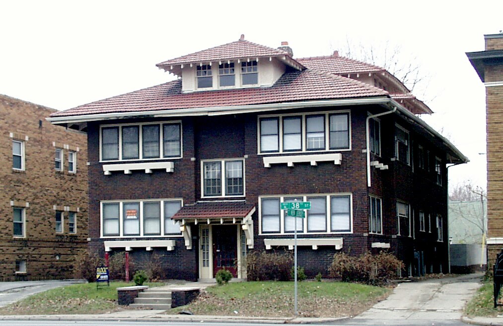 Building Photo - 401-403 E 38th St