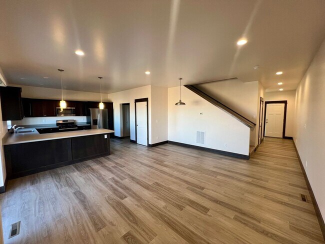 Foto del edificio - Brand New 3 Bed 2.5 Bath with double attac...