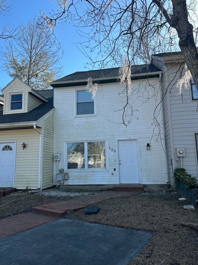 Building Photo - 129 Inlet Reach Cir