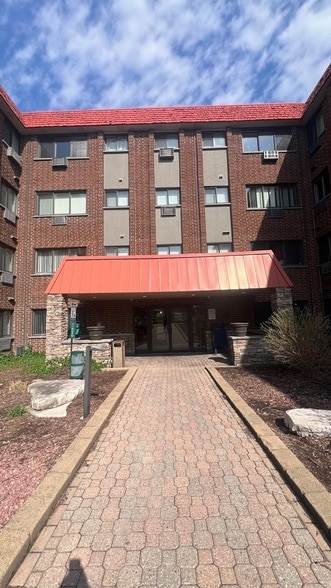 Primary Photo - 6723 S Chappel Ave