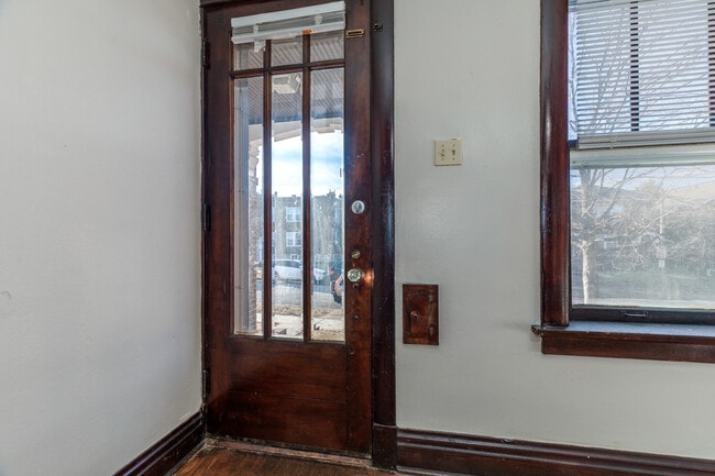 Foto del edificio - 3905 Dunnica Ave