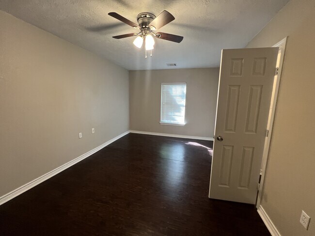 Foto del edificio - 605 Highlands St