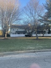 Building Photo - 1376 Red Tail Hawk Dr