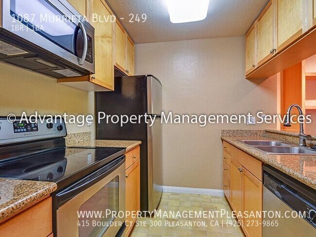 Foto del edificio - 1 Bed / 1 Bath, 828 Sq Ft Condo