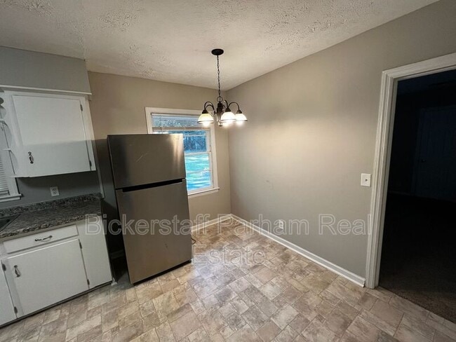 Building Photo - 1077 Dunbar Ave
