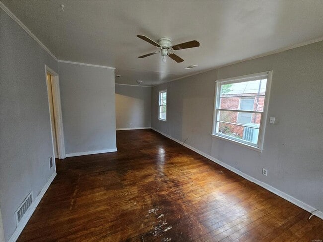 Foto del edificio - 2205 E 5th St