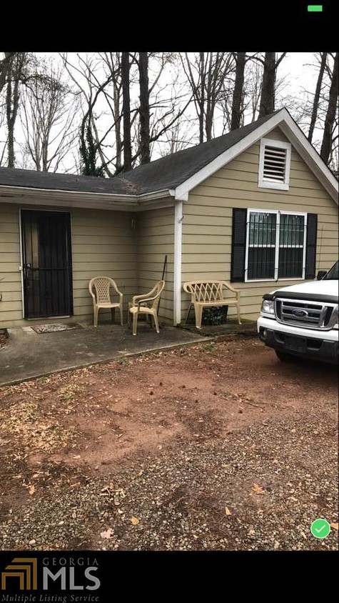 Primary Photo - 2676 Flat Shoals Rd