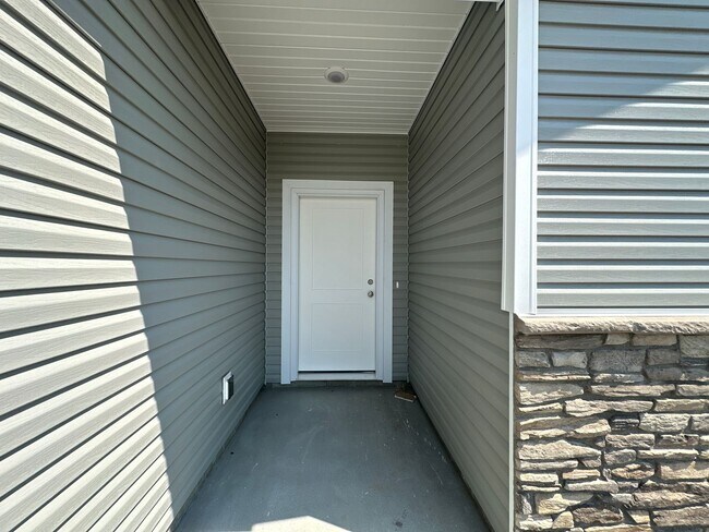 Building Photo - 604 2355