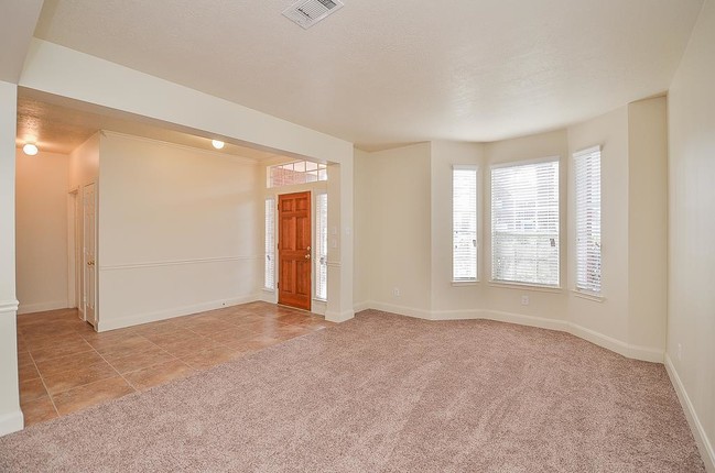Building Photo - 3742 Lauderwood Ln