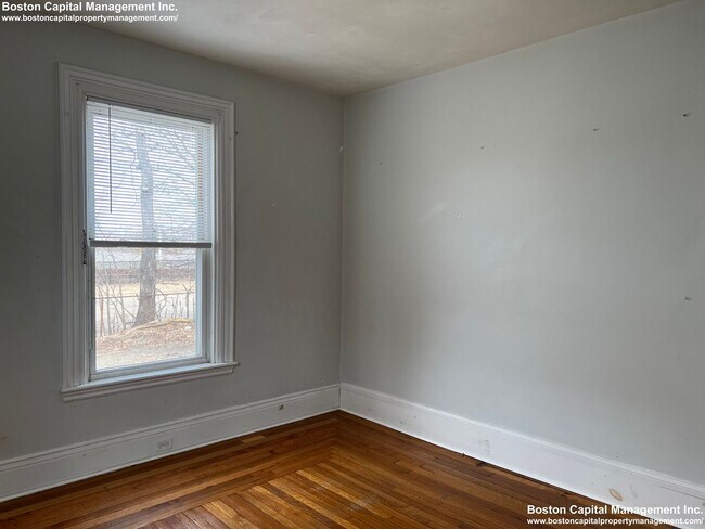 Foto del edificio - Great Value two and a half bed in Allston ...