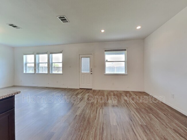 Foto del edificio - 10322 Urban Oak Trl