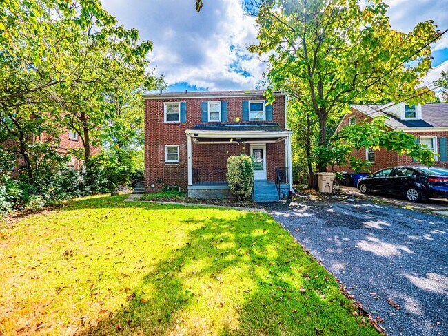 Foto del edificio - 8411 Potomac Ave