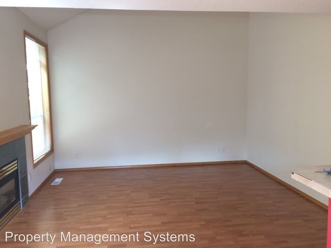 Building Photo - 520 SW 150th Ave