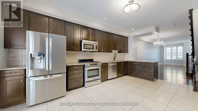 Building Photo - 30 Mallingham Ct