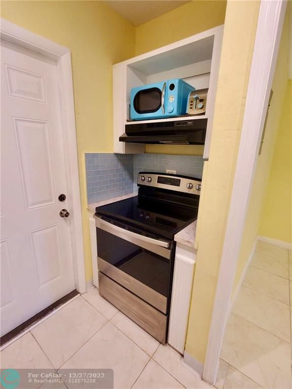 Foto del edificio - 839 NW 16th Terrace