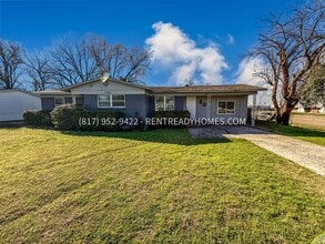 Building Photo - 6700 Reeves St