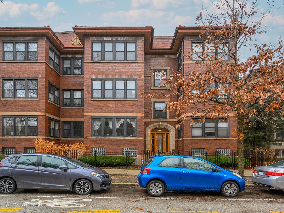 5204 N Glenwood Ave Unit 3, Chicago, IL 60640 Condo for Rent in