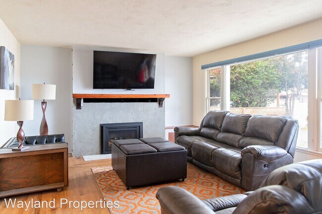 Building Photo - 3 br, 2 bath House - 318 Branner Ave