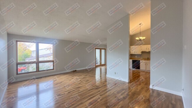 Foto del edificio - 2 bedroom home in Indian Hills