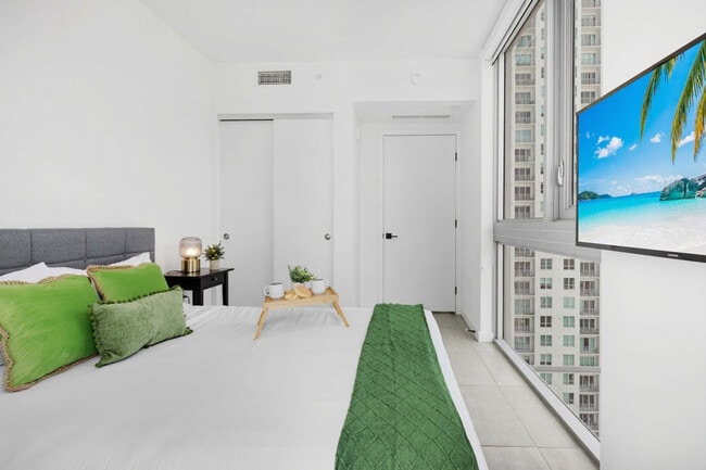 Building Photo - 227 NE 2nd St